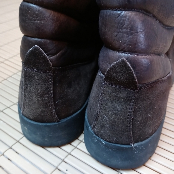 Trotters women's brown suede Vibram lug sole lace boot. A24pm - Picture 5 of 10